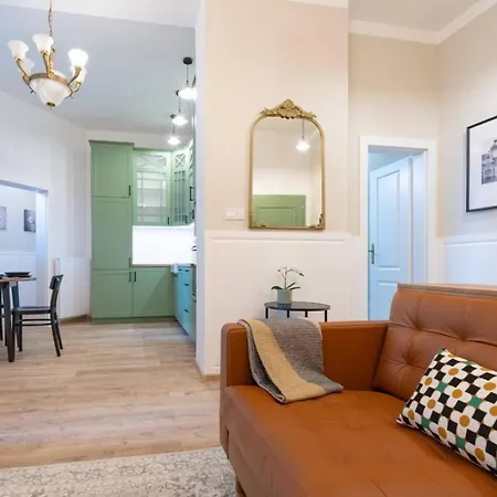 Tost Palace - Centrum With Private Parking * コシツェ