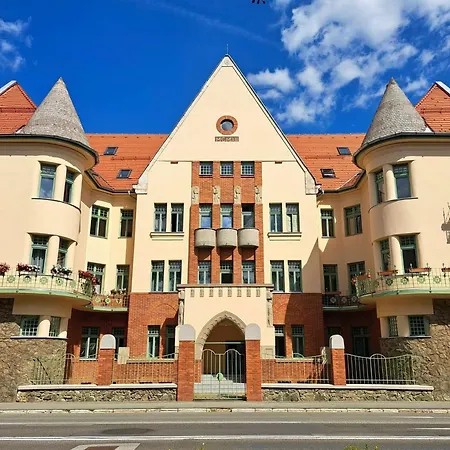 Tost Palace - Centrum With Private Parking Apartmán Košice