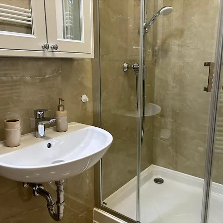 Tost Palace - Centrum With Private Parking Apartmán *